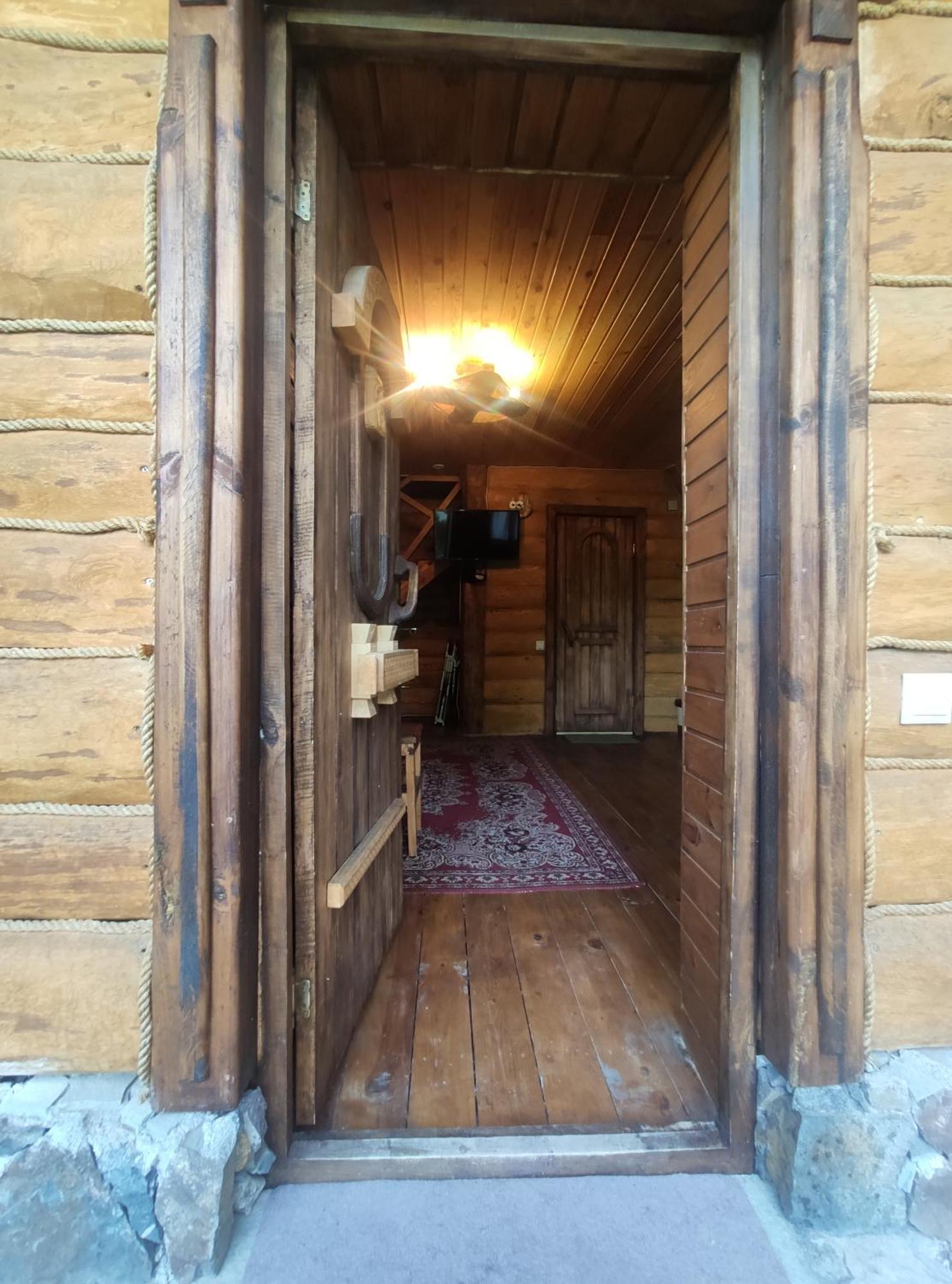 Old Dili Hotel Dilijan Phòng bức ảnh