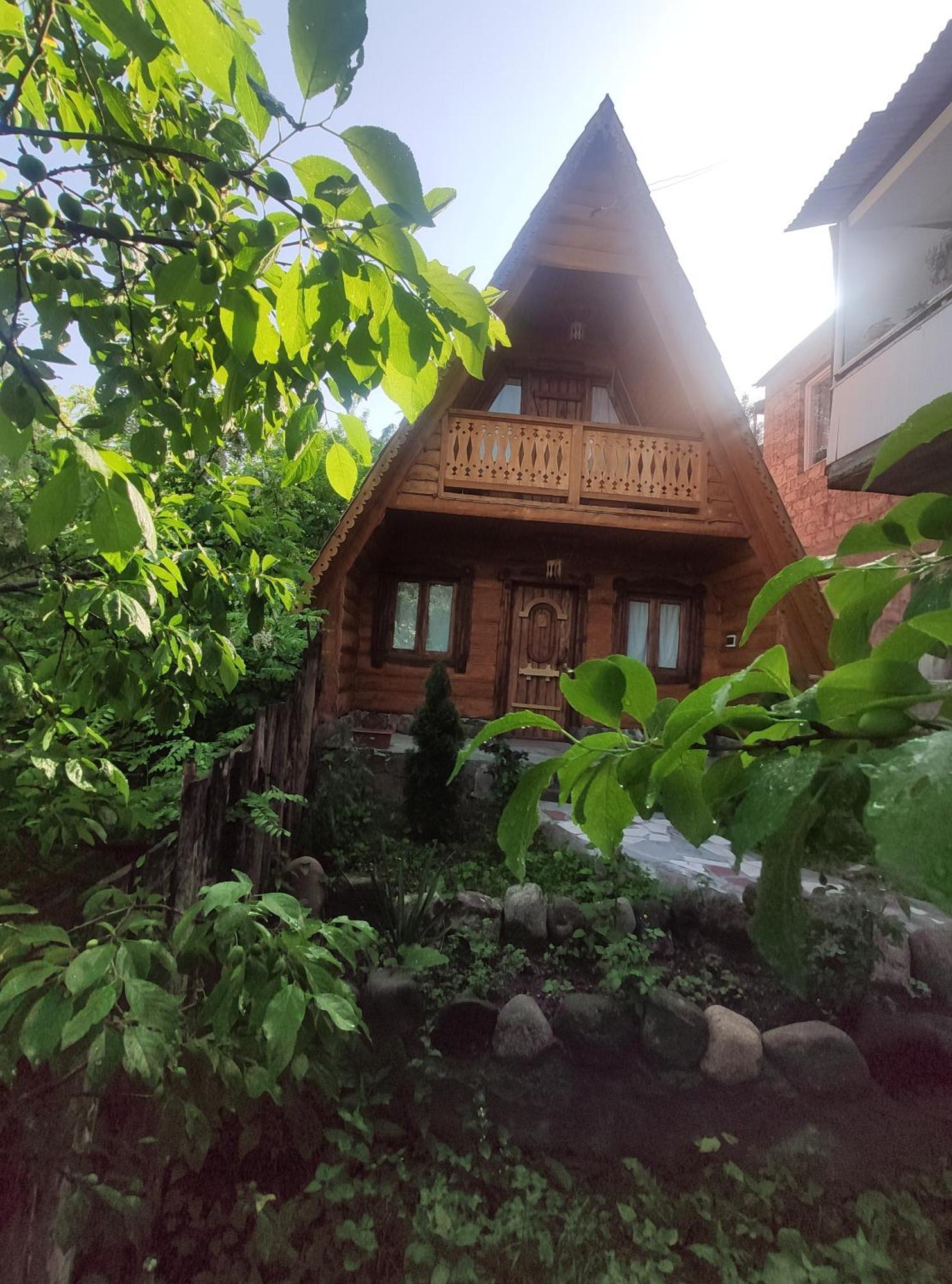 Old Dili Hotel Dilijan Phòng bức ảnh